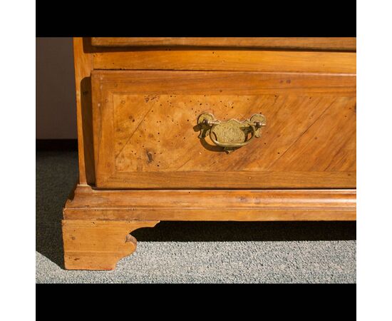 Ancient chest of drawers Lucchese     