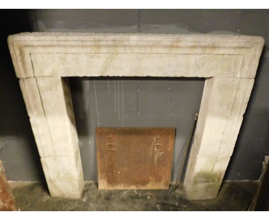 chp344 - pair of Aquitaine stone fireplaces, cm l 115/102 xh 112     