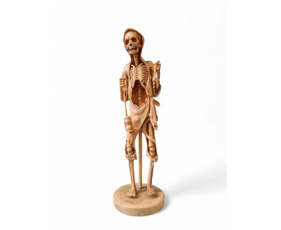 Memento Mori, scultura raffigurante uno scheletro incappucciato