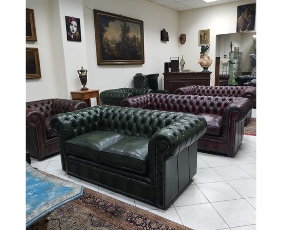 Divani e poltrone chesterfield inglesi originali nuovi e vintage 