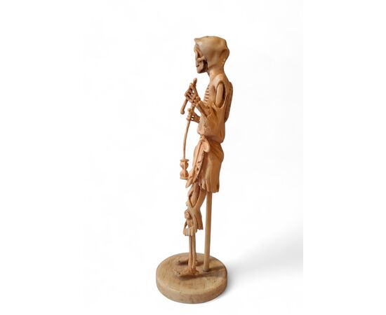 Memento Mori, scultura raffigurante uno scheletro incappucciato