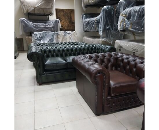 Divani e poltrone chesterfield inglesi originali nuovi e vintage 