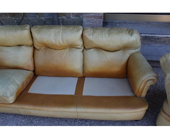 Living room Frau original hazelnut sofa two armchairs - 80s     