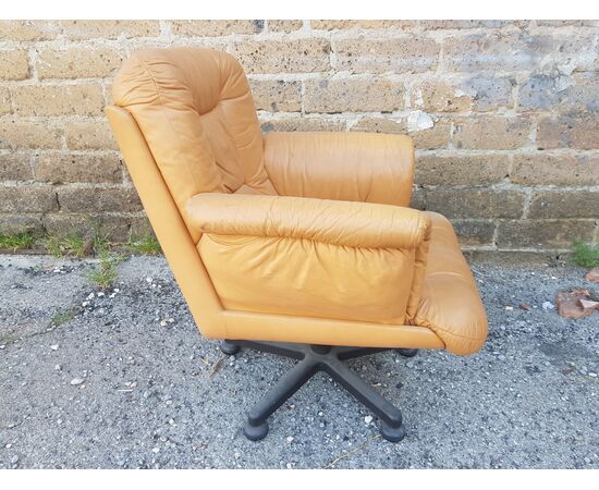 Pair of vintage leather armchairs - 70s     