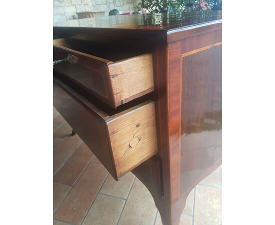 Tuscan chest of drawers, mid-18th century, restored in perfect condition     