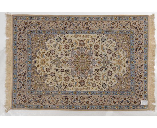 ISFAHAN Iranian carpet with silk warp     