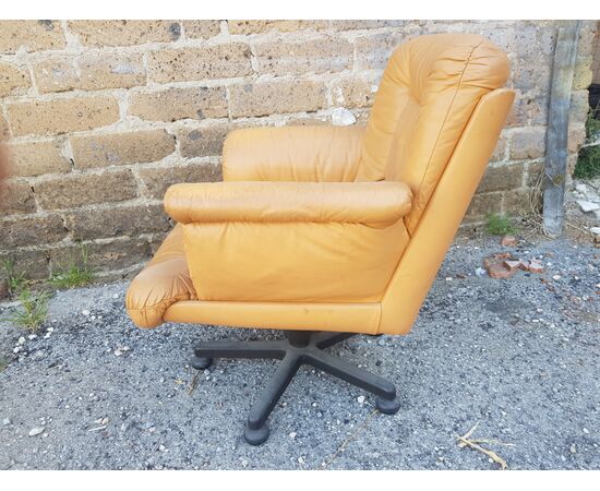 Pair of vintage leather armchairs - 70s     