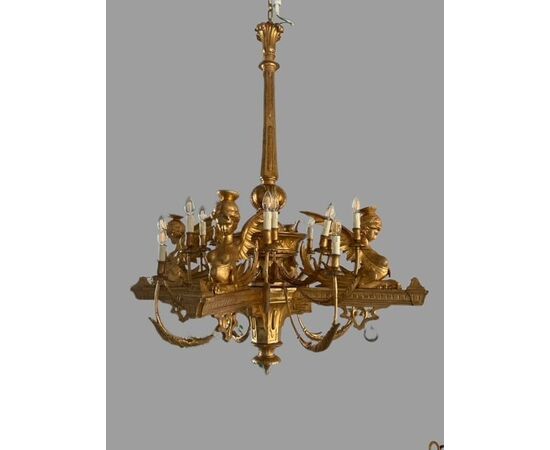 CHANDELIER IN GOLDEN WOOD     