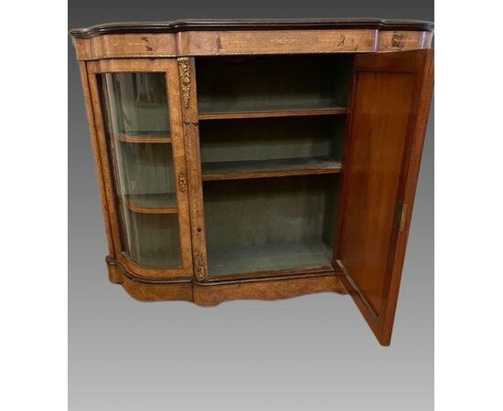 CREDENZA A TRE ANTE INTARSIATA