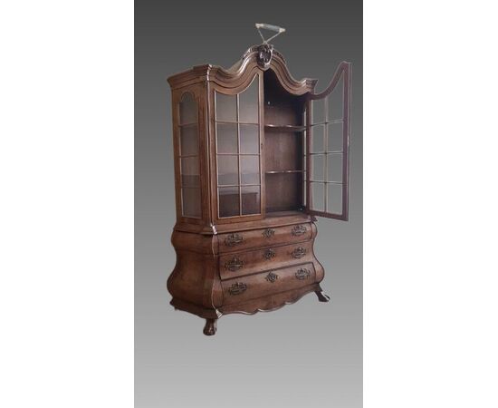 Showcase Dutch walnut