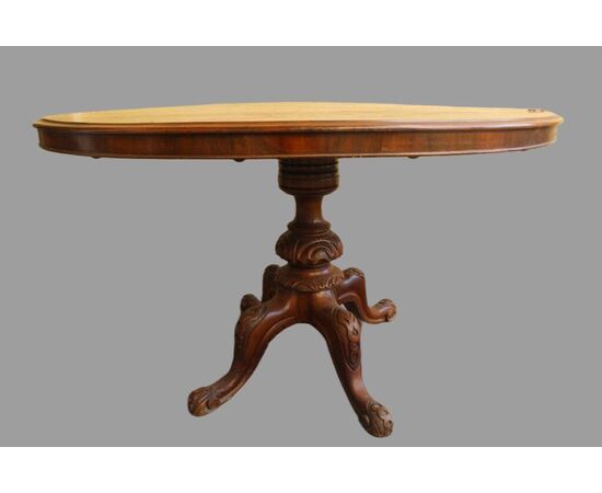 Tea table in walnut and burr walnut