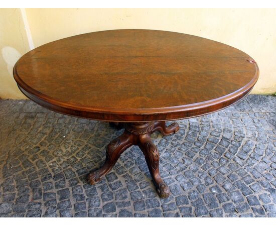 Tea table in walnut and burr walnut