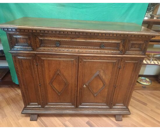 credenza toscana