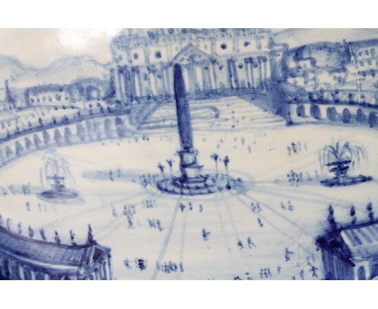 Antico grande piatto maiolica  1915 raffigurante Roma –Piazza San Pietro. Mis 45 Firmato e datato sul retro. Manifattura Francese .