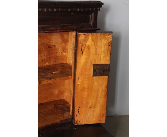 Antico Inginocchiatoio 1750 Toscano , restaurato in patina .Credenzino . mis 76 x 55 . Altezza cm 