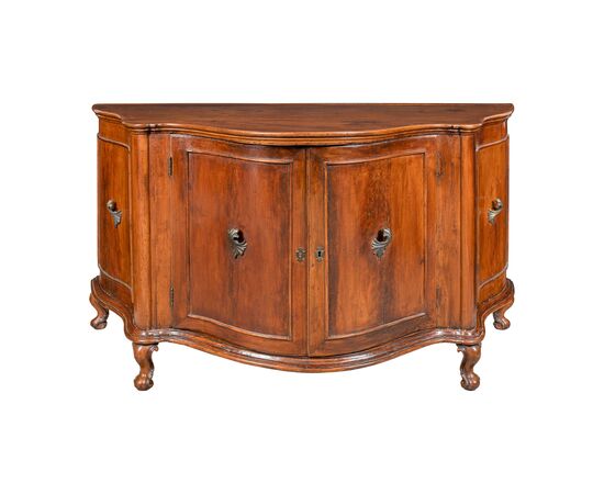 Credenza in legno di noce massello. Venezia, XVIII secolo.