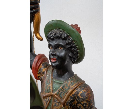 Scultura/Lampada antica in legno policromo raffigurante il Moro di Venezia. Periodo inizio XX secolo.