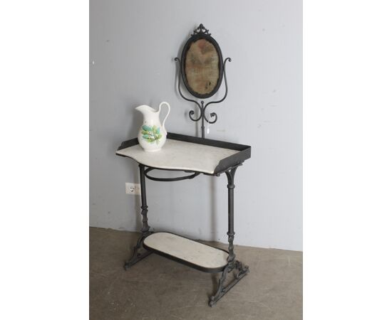 Antica toilette -toletta Toscana molto antica 1850 ferro e marmo Carrara.  Mis 72 x cm 40 . h 145  