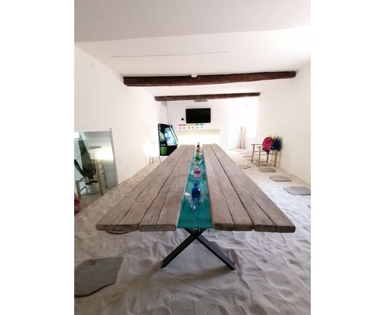 Pezzo unico tavolo design artigianale legno e resina 4 metri