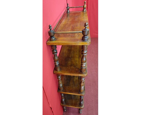 Four-shelf étagère bookcase