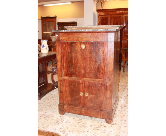 Secretaire francese di metà 1800 stile Impero con bocchette in bronzo e piano in marmo nero