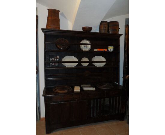 Belief plate rack made of larch and fir