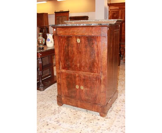 Secretaire francese di metà 1800 stile Impero con bocchette in bronzo e piano in marmo nero