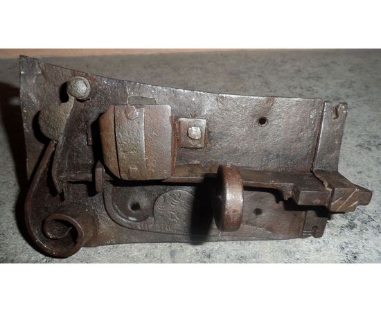 Antica serratura piemontese  funzionante
