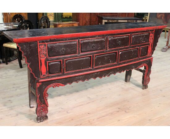 Ancient oriental console of the nineteenth century