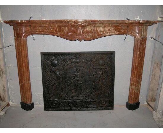 chm461 fireplace eighteenth-century Italian, mis. h 119 cm x larg. 178 cm