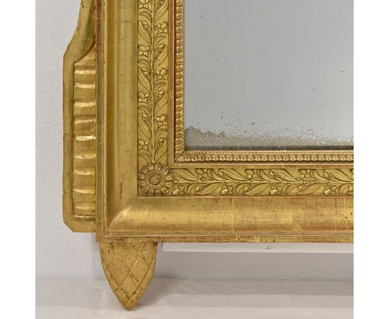 SPECCHIO ANTICO CON UCCELLINI, SPECCHIERA  ANTICA DEL SETTECENTO, CORNICE DORATA IN LEGNO INTAGLIATO. (SPC186)