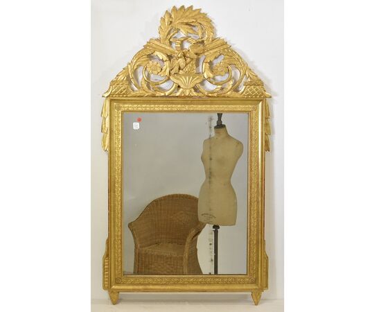 SPECCHIO ANTICO CON UCCELLINI, SPECCHIERA  ANTICA DEL SETTECENTO, CORNICE DORATA IN LEGNO INTAGLIATO. (SPC186)