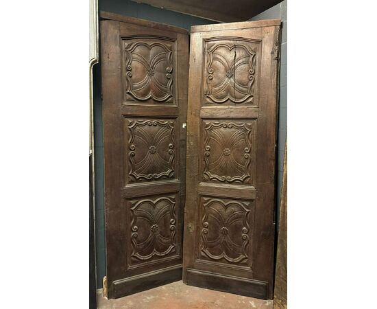 Ptn705 Piedmontese walnut door, period &#39;700, cm264 x 177 x 6     