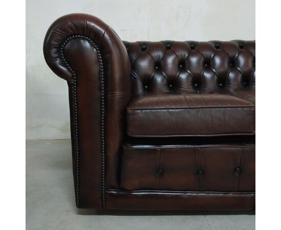 Divano chesterfield club 3 posti inglese vintage originale in pelle marrone testa di moro 