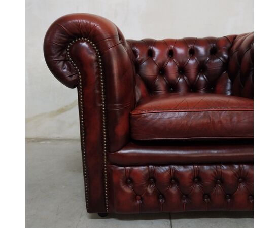 Poltrona chesterfield club inglese vintage originale in pelle rosso bordeaux 