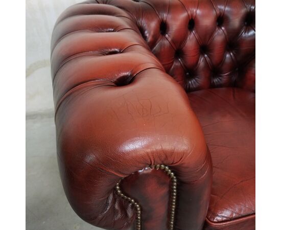 Poltrona chesterfield club inglese vintage originale in pelle rosso bordeaux 