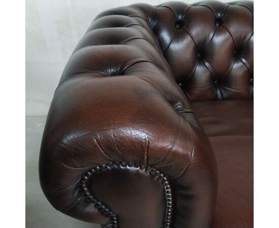 Divano chesterfield club 3 posti inglese vintage originale in pelle marrone testa di moro 