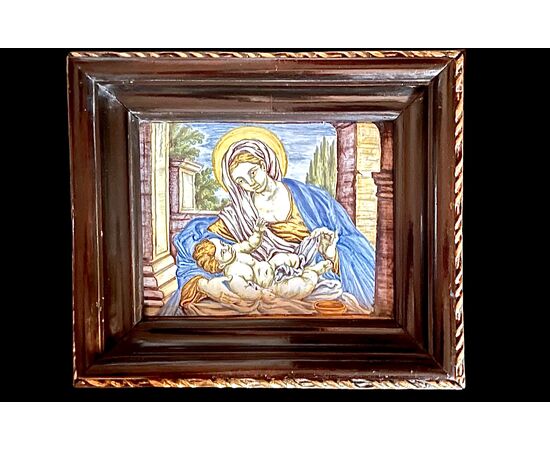 Formella in maiolica policroma raffigurante Madonna con Bambino.Bottega Gentili,Castelli d’Abruzzo.