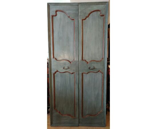 Ligurian door with two doors lacquered with Provencal taste tiles     