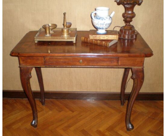 walnut 18th century desk