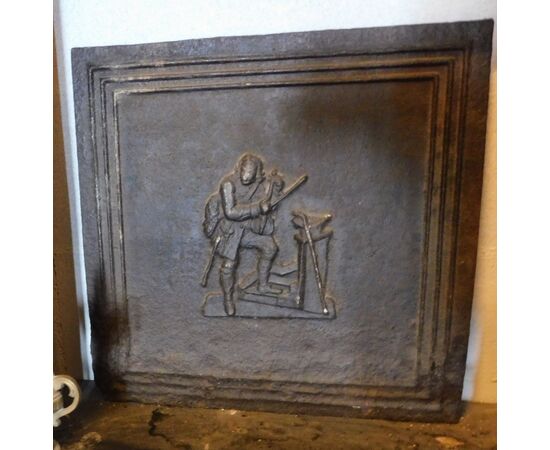 P176 cast iron plate, depicted man with violin, 45 cm x45     