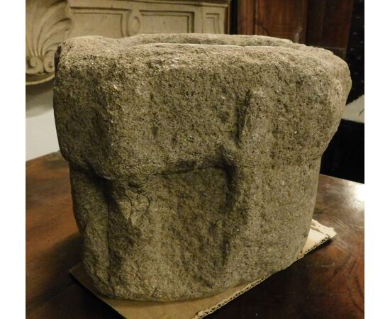 dars286 stone holy water stoup, fifteenth century, measure. cm 35 x 30 h 22 cm, France     