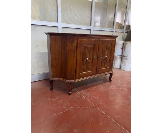 Credenza fianchi mossi