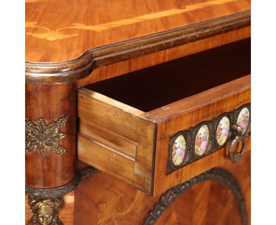 Credenza in Stile Italia, XX Secolo