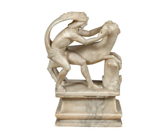 Scultura in alabastro scolpito - Ercole e il Toro di Creta. Roma, XVII secolo.