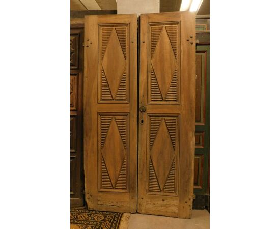 ptci416 door in walnut directoire, mis. 136 cm xh 252, thickness 6.5 cm     