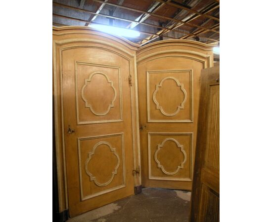 ptl261 pair of baroque doors and lacquered frame     