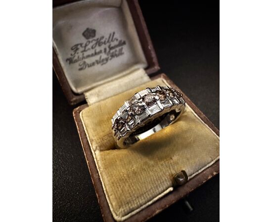 Fedina  con  Diamanti  Brown  e  Baguette 
