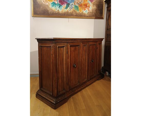 CREDENZA IN NOCE XVII SECOLO 