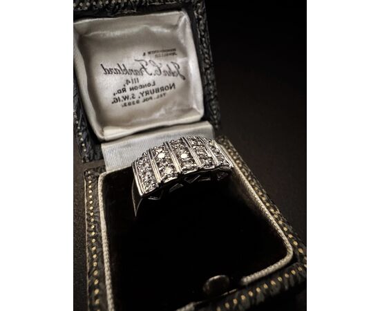 Anello fascia  con  Diamanti  per  0.80  ct.  